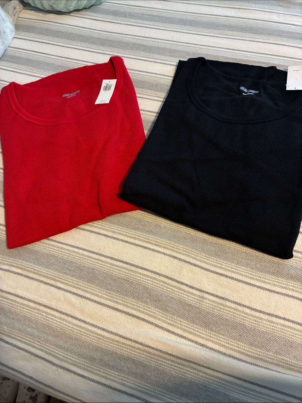 Old Navy Men's Crewneck Sweaters in Red and Black